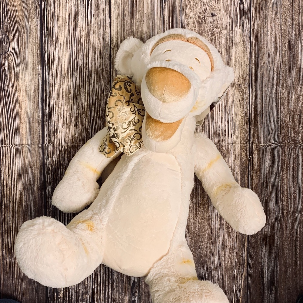 BNWT Tigger Gold Christmas Plush Toy
